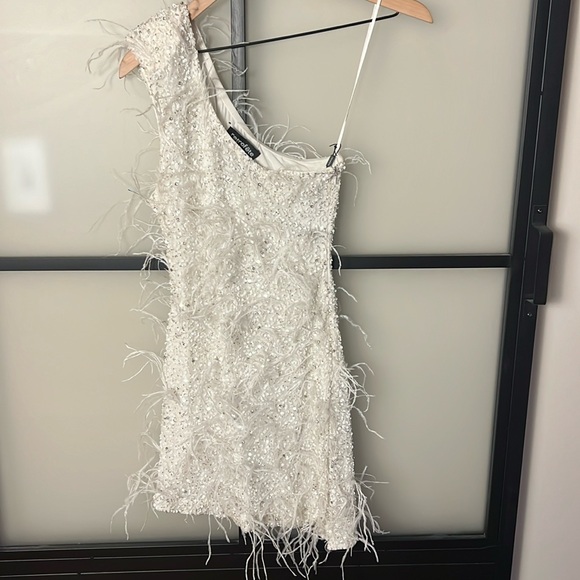 Retrofête SINA FEATHER DRESS XS (0-2) Bridal Party - Picture 2 of 10